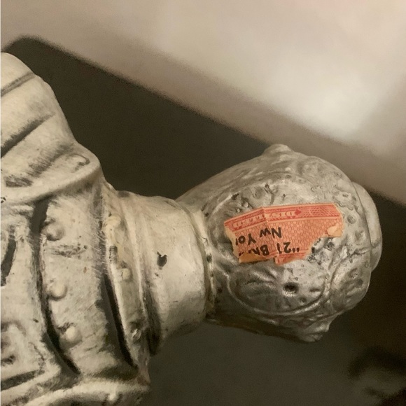 🚩SOLD🚩 Vintage Mid-Century Medieval Guard Knight in Silver Armor Statuette - Picture 6 of 13